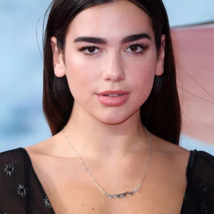  Dua Lipa