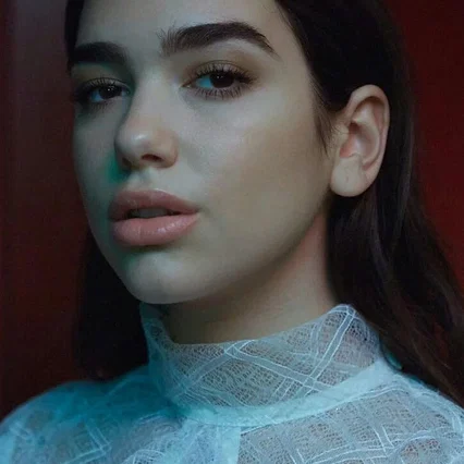  Dua Lipa