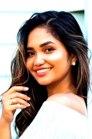  Stefanie Arianne