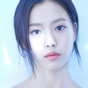 Photo star :  Go Min-si