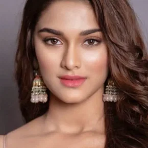 Photo star :  Saiee Manjrekar