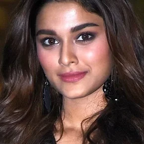 Photo star :  Saiee Manjrekar