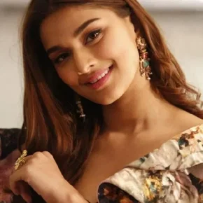 Photo star :  Saiee Manjrekar
