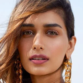 Photo star :  Manushi Chhillar