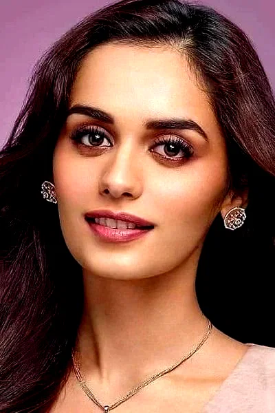  Manushi Chhillar