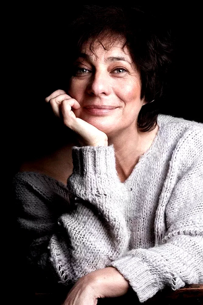 Elsa Valentim