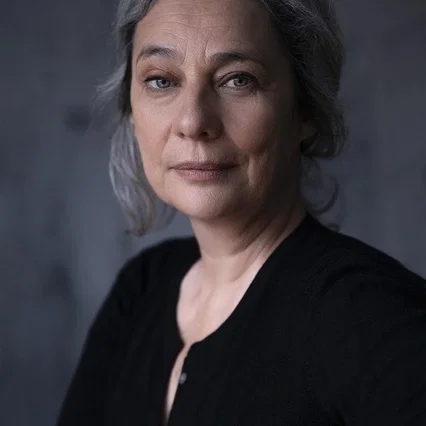  Elsa Valentim
