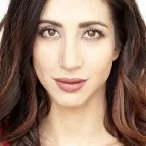 Photo star :  Dana DeLorenzo