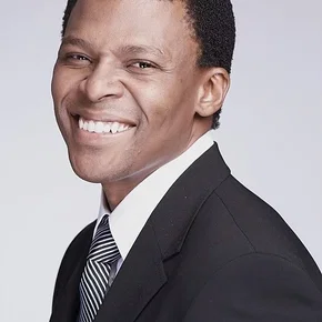 Photo star : Vuyo Dabula