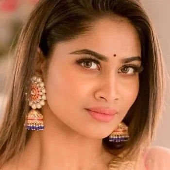  Shivani Narayanan