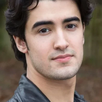  Yazdan Qafouri
