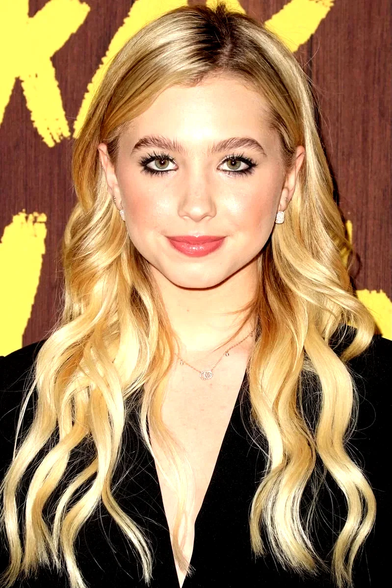  Lilia Buckingham