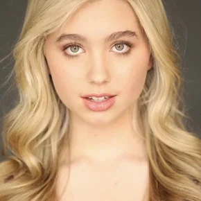 Photo star :  Lilia Buckingham