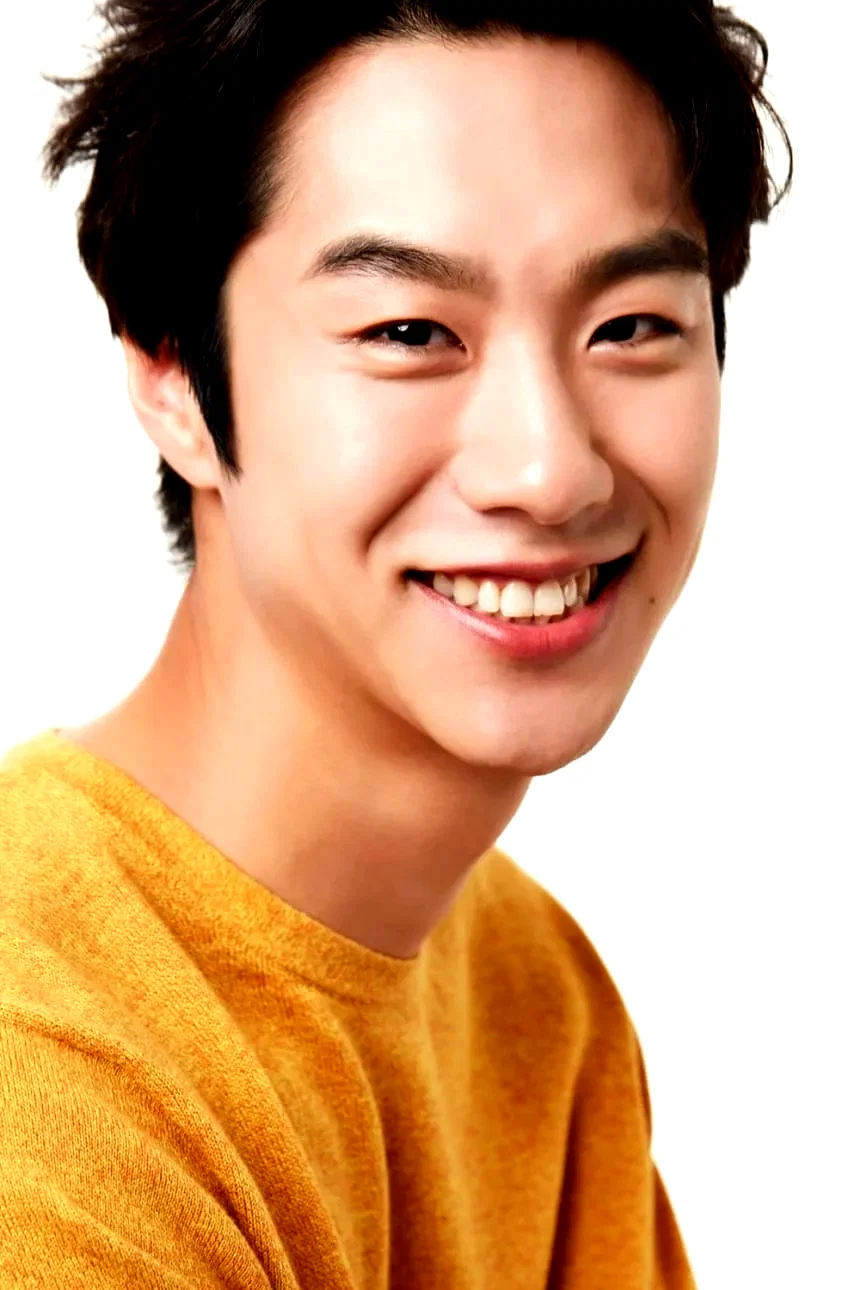  Shim Hee-sub