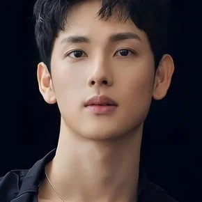 Photo star :  Yim Si-wan