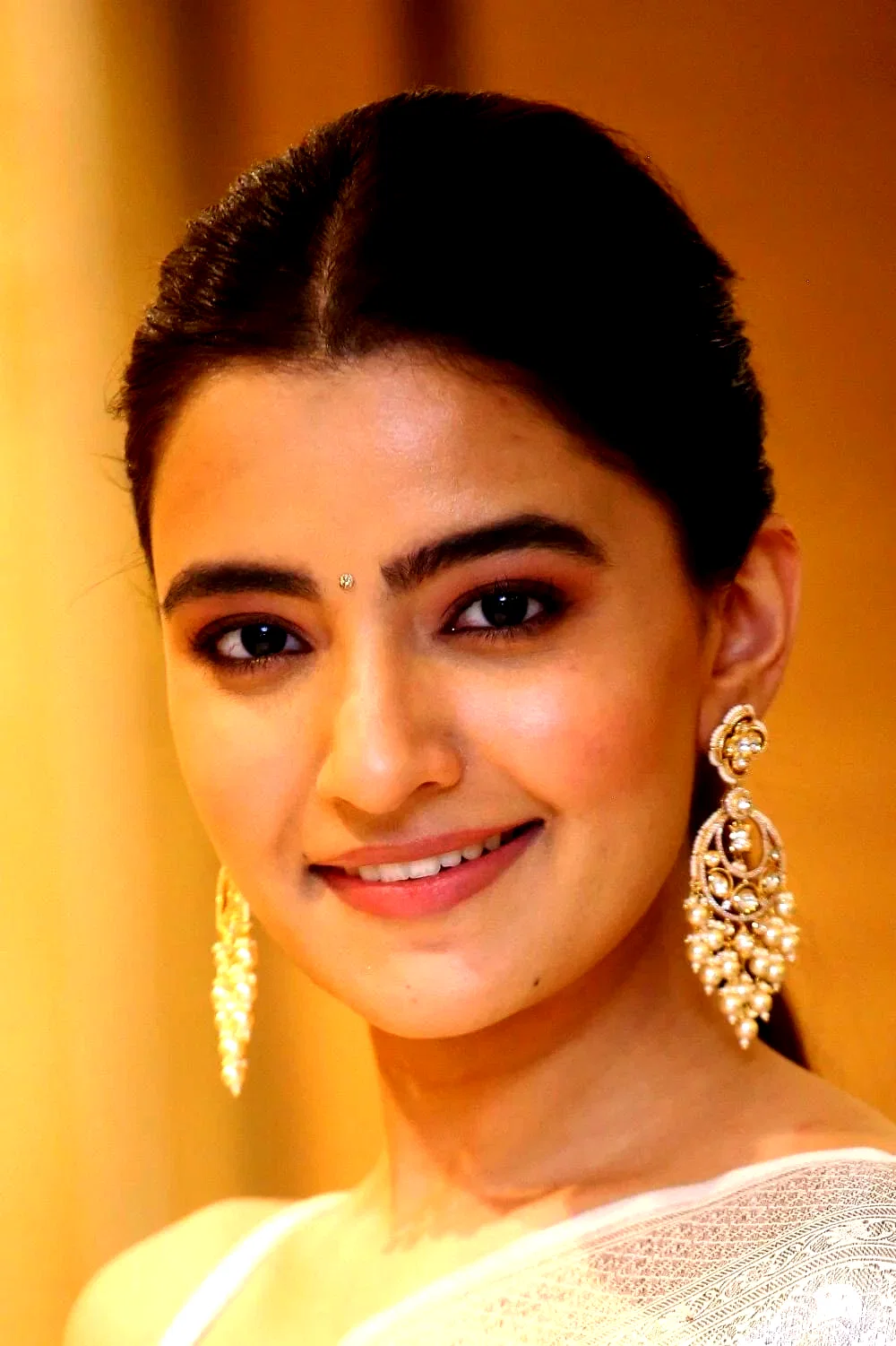  Rukshar Dhillon