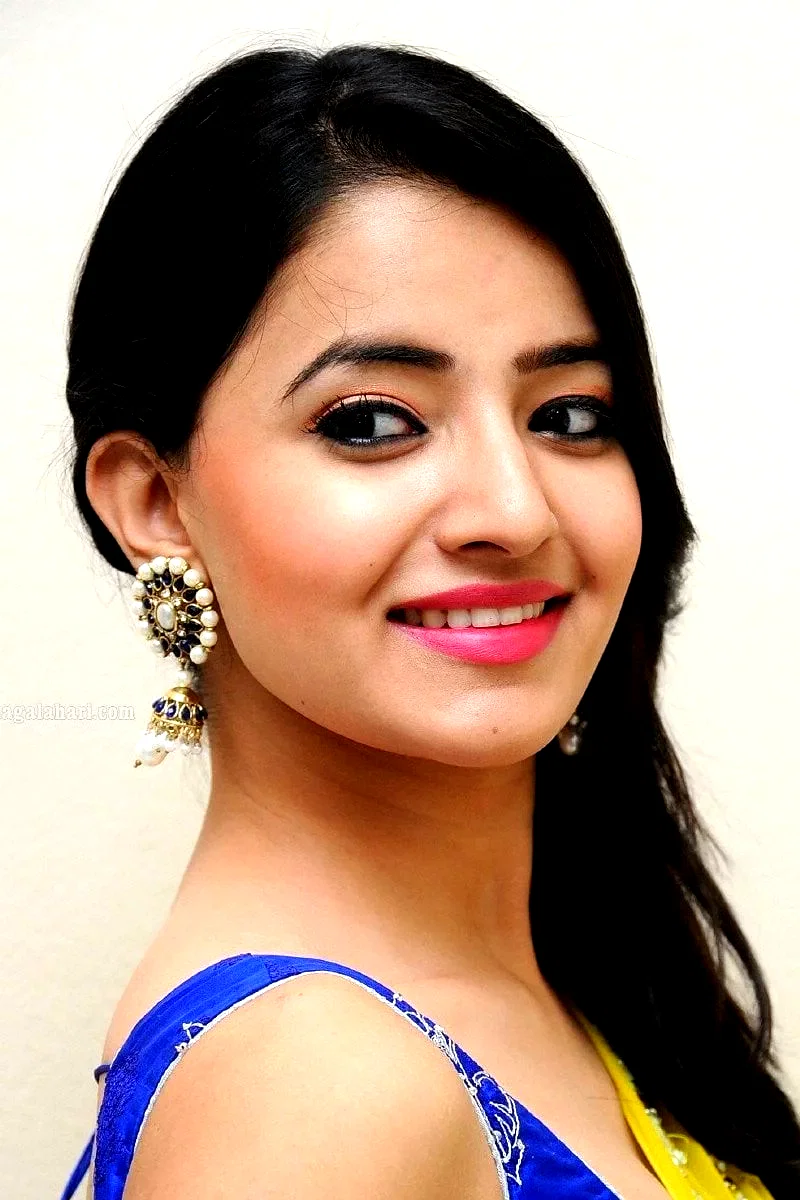  Rukshar Dhillon