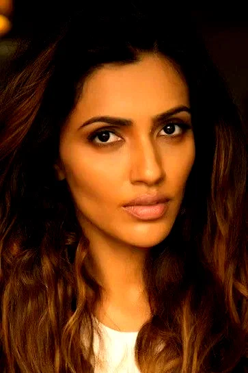  Akshara Gowda