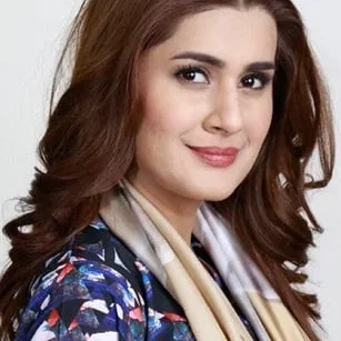  Kubra Khan