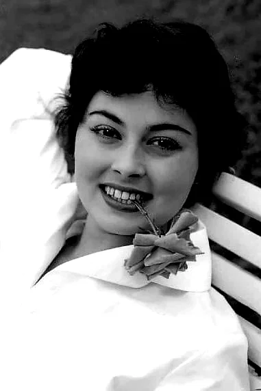  Elma Karlowa
