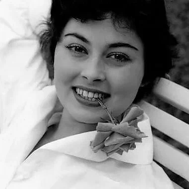  Elma Karlowa
