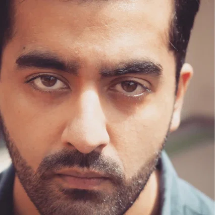 Saim Sadiq