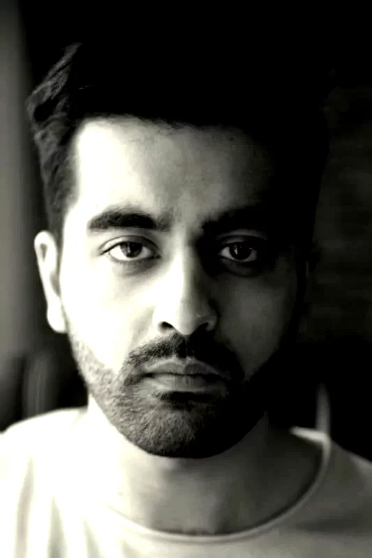  Saim Sadiq