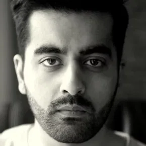 Photo star :  Saim Sadiq
