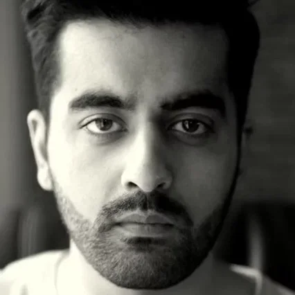  Saim Sadiq