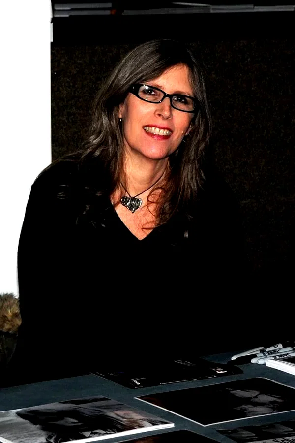 Kyra Schon