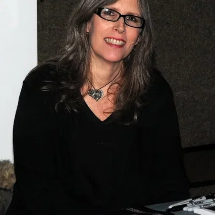 Kyra Schon