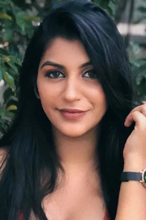  Yashika Anand photo