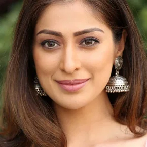 Photo star :  Raai Laxmi