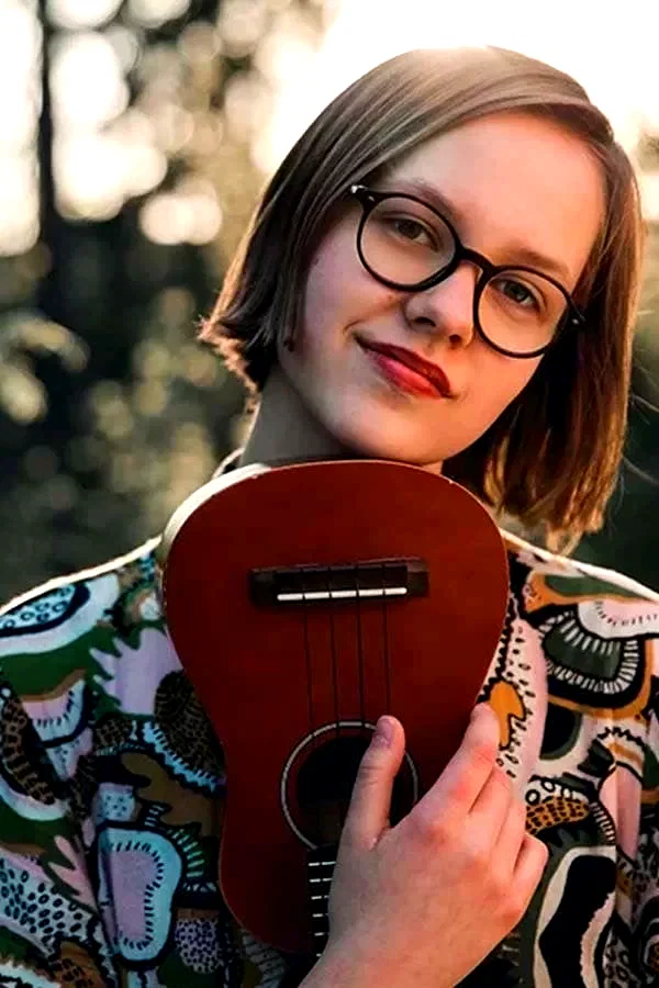  Elsi Sloan