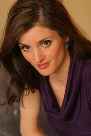 Cindymarie Small photo