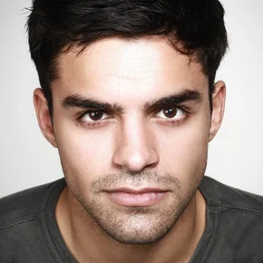 Photo star : Sean Teale