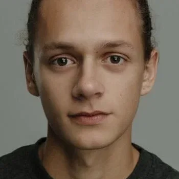  Lévi Doré