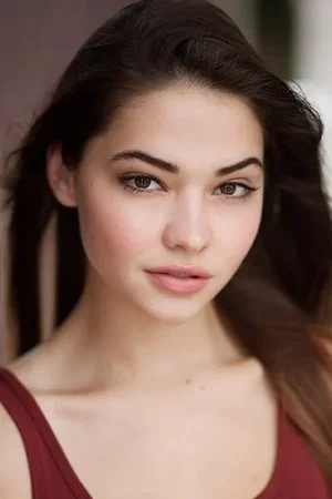  Madelyn Cline photo