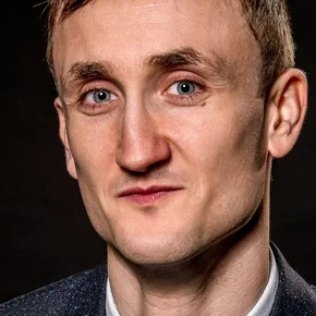 Photo star : Tom Brooke