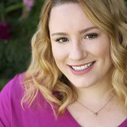  Molly Reynolds