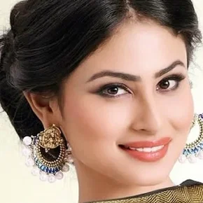 Photo star :  Mouni Roy