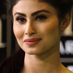 Photo star :  Mouni Roy