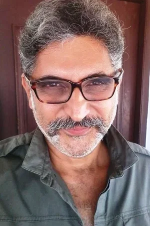  Suresh Chandra Menon photo