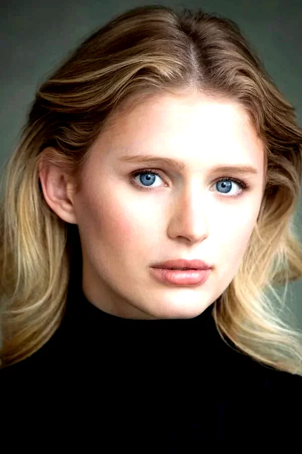  Alexandra Beaton