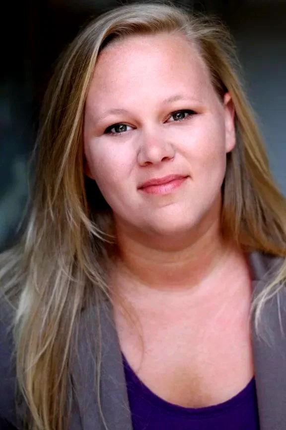  Lindsey Moser