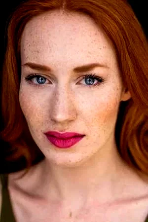  Kira Guloien