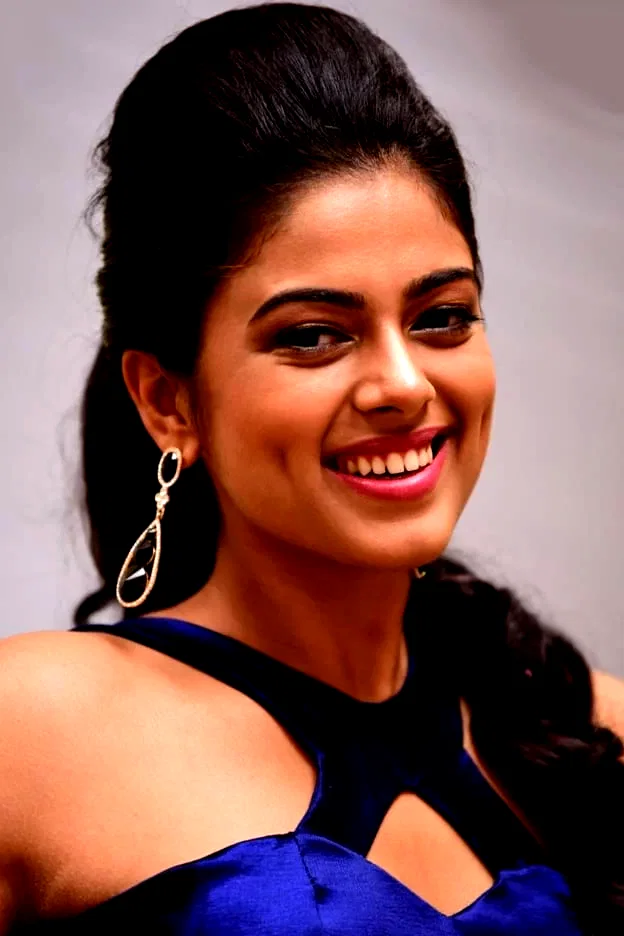  Siddhi Idnani