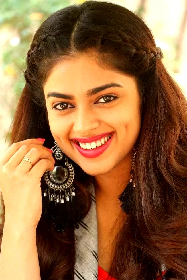  Siddhi Idnani