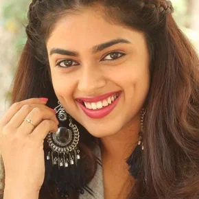 Photo star :  Siddhi Idnani