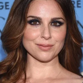 Photo star : Cara Buono